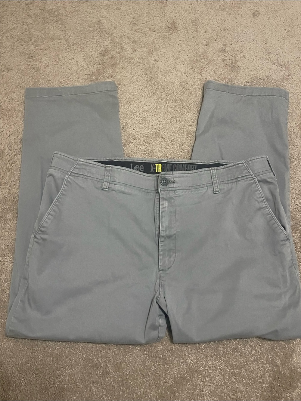 Lee Men’s Light Gray Chino Pants